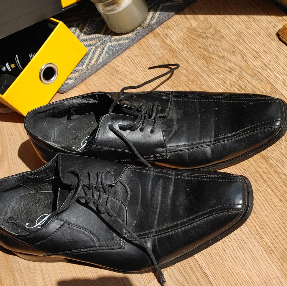 Black dress shoes